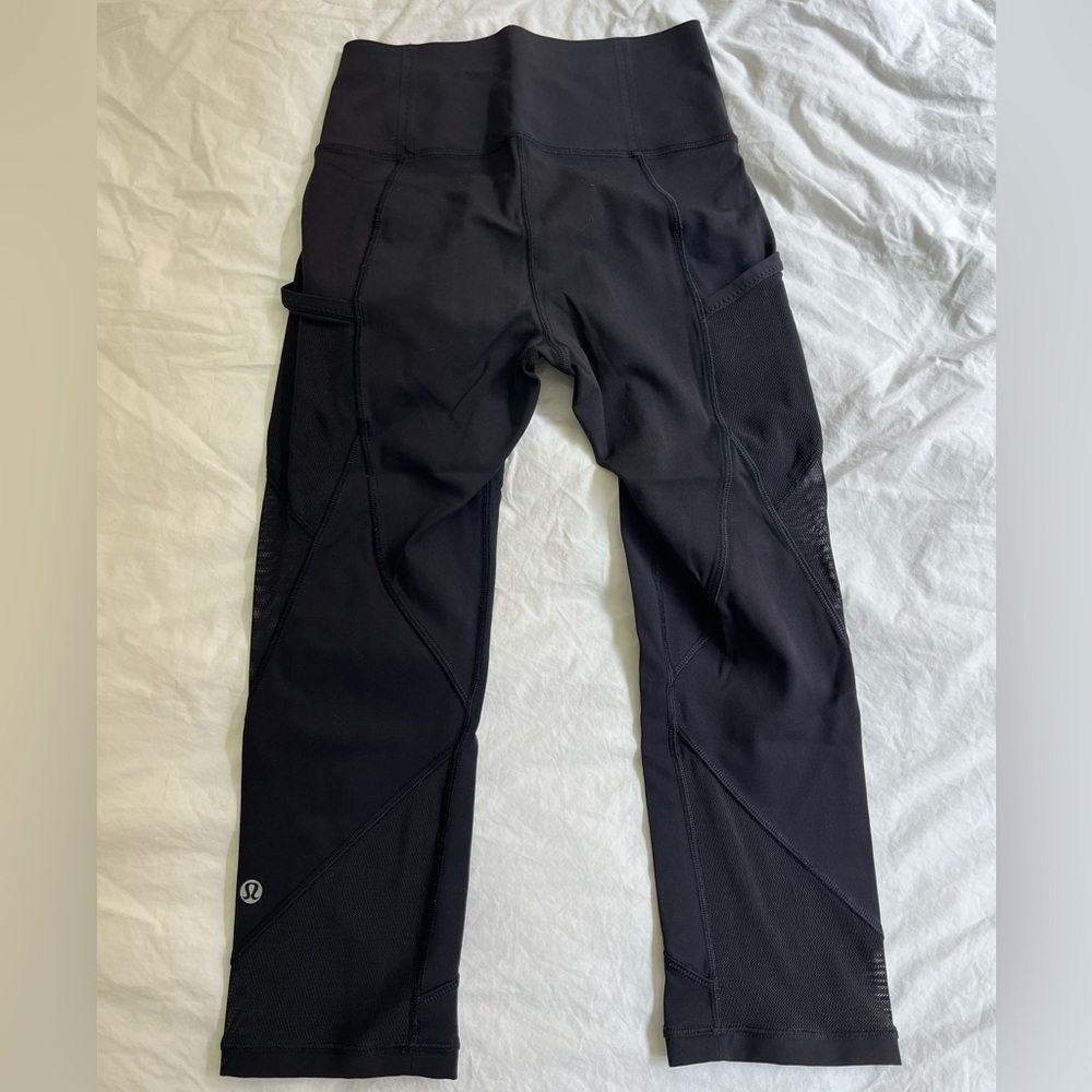 Lululemon cropped mesh panel leggings